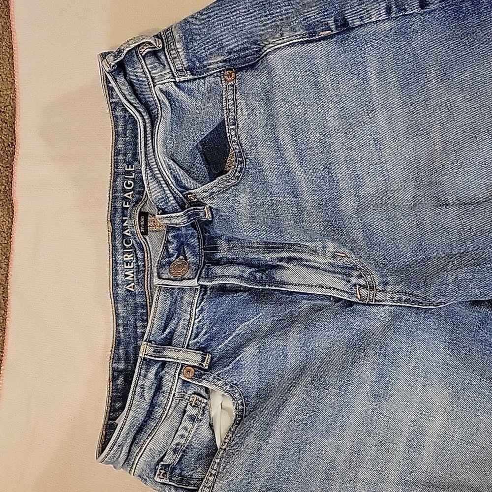 American Eagle Outfitters Strigid Mom Jeans - Light Blue